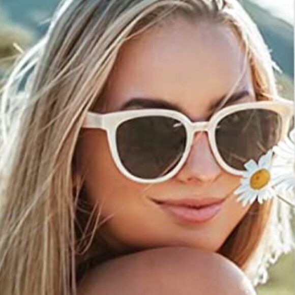 Round Frame Sunnies Sunglasses  - Picture 1 of 4